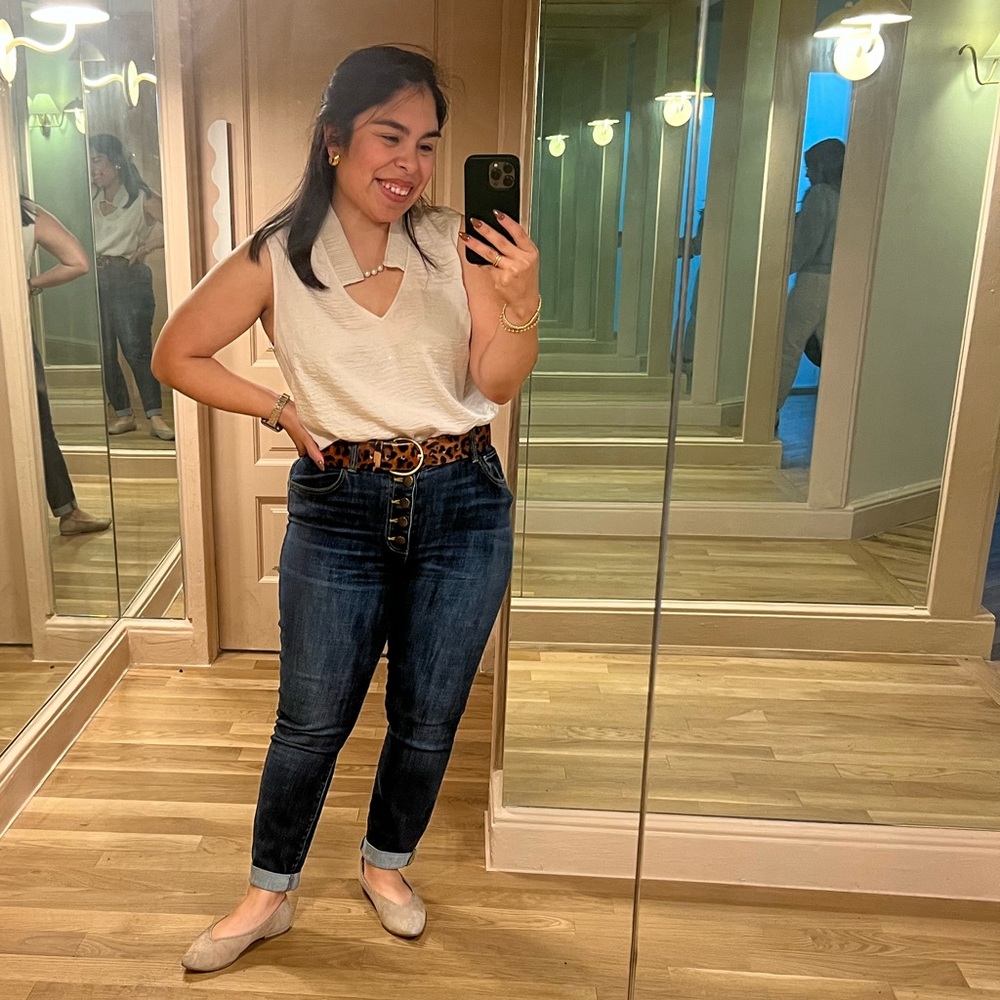 Meet your Posher, Mireya